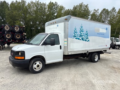 2012 GMC Savana G3500 4x2 Van Truck