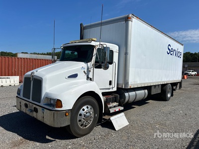 2003 Kenworth T300 4x2 Kastenwägen