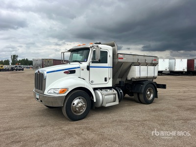 2016 Peterbilt 337 4x2 Camion épandeur