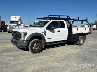2019 Ford F-450 XL 4x2 Extended Cab Ciężarówka z płaską platformą