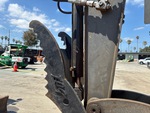 Hydraulics with Thumb Cylinder
