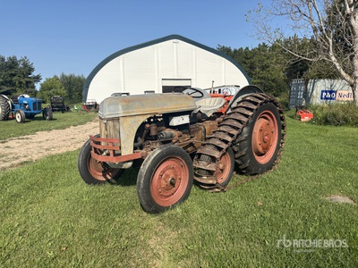Ford 2WD Tractor histórico