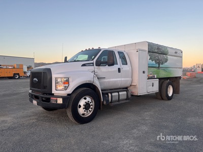 2017 Ford F-750 XL 4x2 Extended Cab Chipper Truck