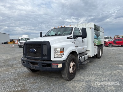 2017 Ford F-750 6x2 Chipper Truck