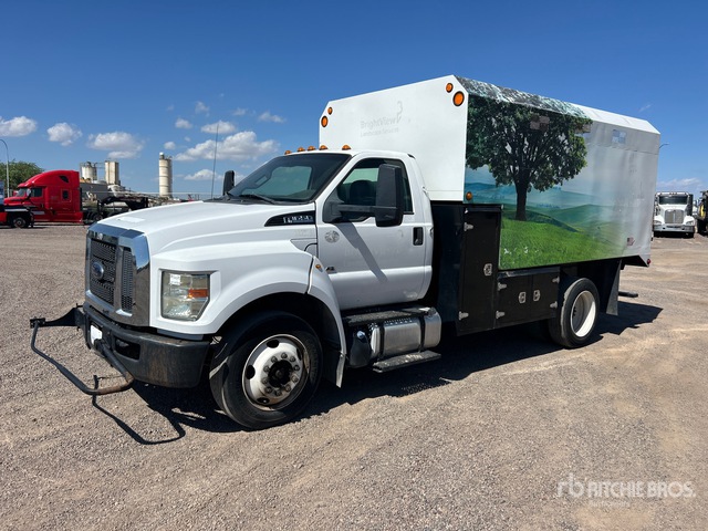 2016 Ford F-650 4x2 Chipper Truck
