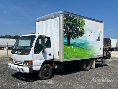 2005 Isuzu NPR 4x2 Furgoneta caja cerrada