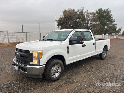 2017 Ford F-250 XL 4x2 Crew Cab Pickup
