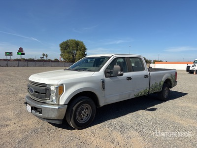 2017 Ford F-250 XL 4x2 Crew Cab Pickup