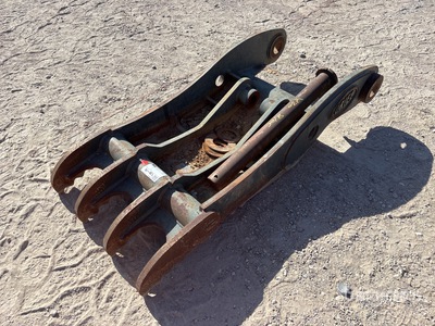 Oriel 28 in Excavator Thumb - Fits 320 / 210 Size Excavator