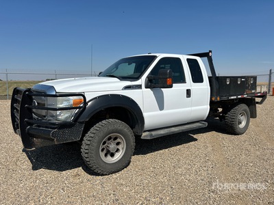 2011 Ford F-250 XLT 4x4 Extended Cab Flatbed Truck