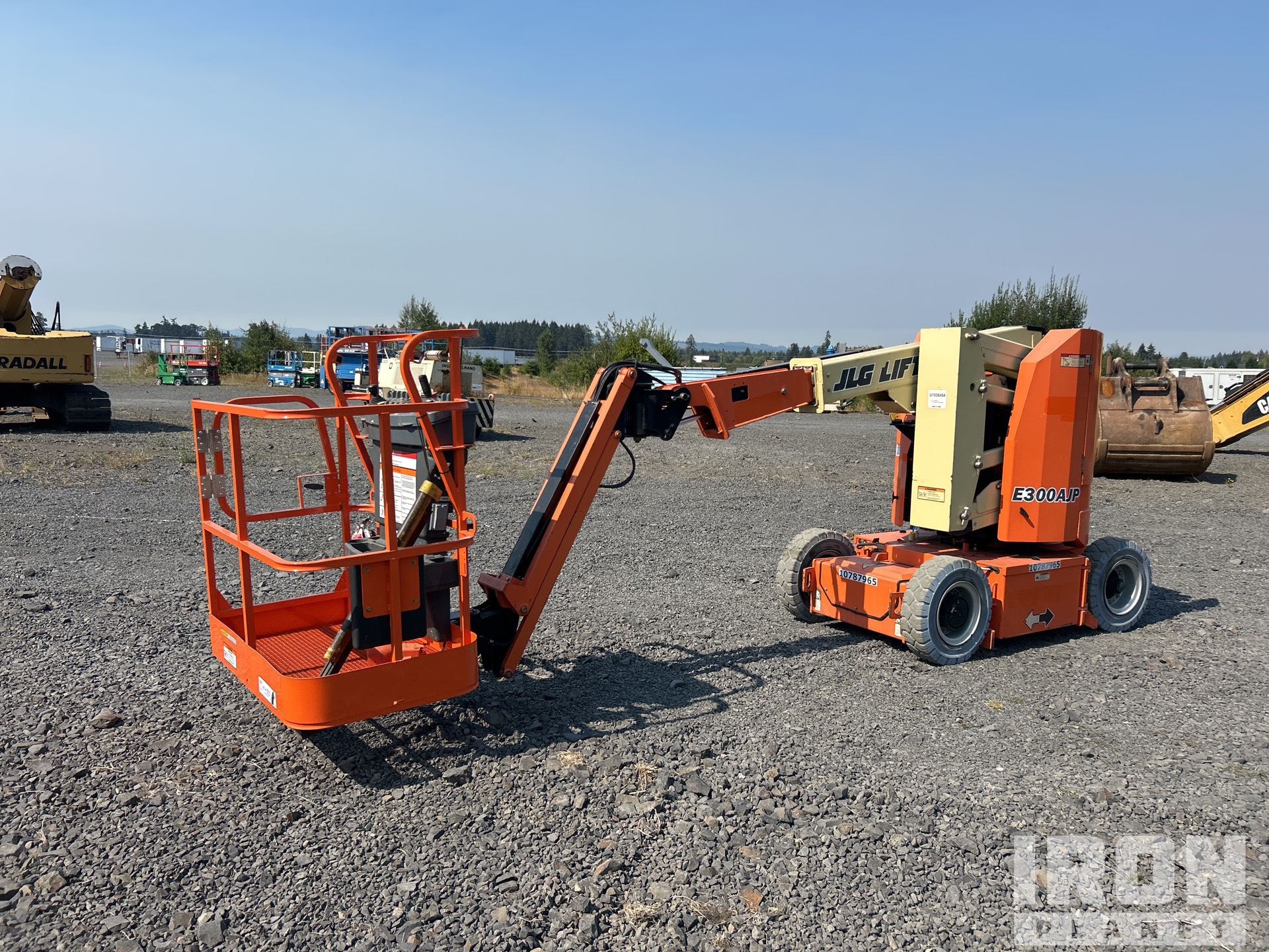 2018 JLG E300AJP 2WD Electric Articulating Boom Lift