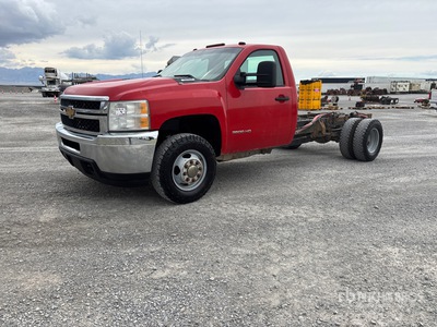 2014 Chevrolet Silverado 3500HD 4x4 Cab and Chassis
