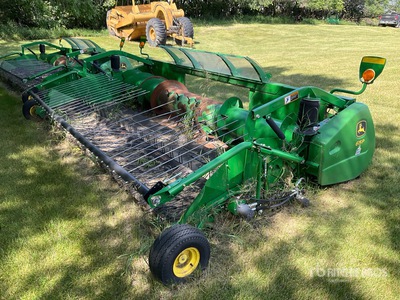2015 John Deere 615 P 15 ft Combine Header