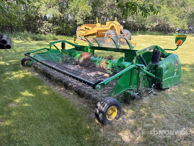 2015 John Deere 615 P 15 ft Combine Header