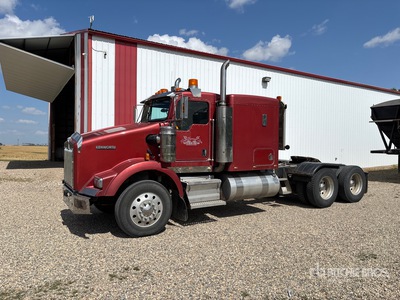 2007 Kenworth T800B 6x4 T/A Sleeper Truck Tractor