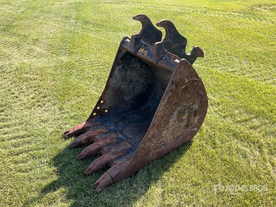 35 in Digging دلو حفارة - Fits John Deere 135CRTS