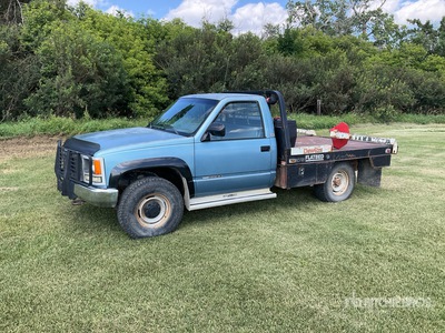 1988 GMC 3500 SL 4x4 Flatbed Truck