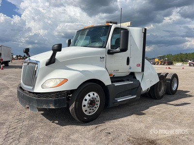 2018 International LT625 6x4 Cabeza Tractora Cabina Corta