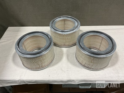 (19) Donaldson P181030 Air Filters