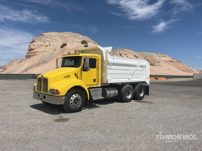 2002 Kenworth T300 6x2 T/A Dump Truck