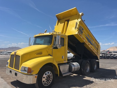 2002 Kenworth T300 6x2 Camion à benne tandem