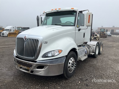 2015 International ProStar+ 122 6x4 Ciągnik siodłowy T/A z kabiną dzienną