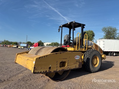 2011 Cat CS76 Smooth Drum Compactor