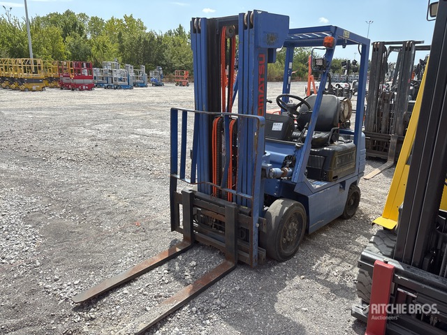 Komatsu FG205T11 3420 lb Pneumatic Tire Forklift (Inoperable)