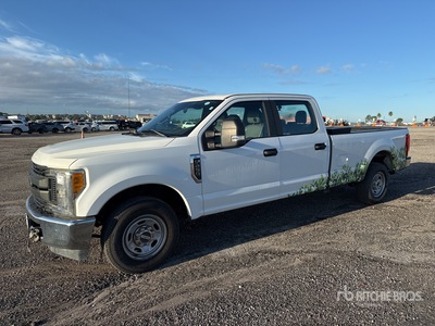 2017 Ford F-250 4x2 Crew Cab Pickup