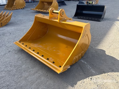 2026 Warrior WBMCC12-1550 61 in Q/C Cleanup Excavator Bucket - Fits Cat 312 / 12 - 14 ton (Unused)