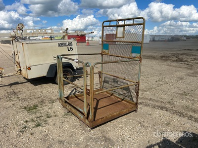 Kleton 48 in x 48 in Man Basket