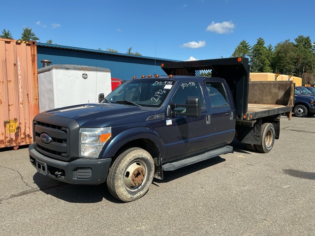 2015 Ford F-350 Super Duty XL Flatbed Truck