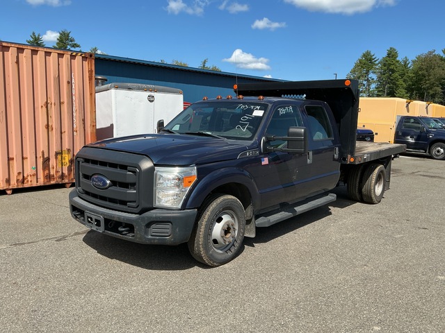 2015 Ford F-350 Super Duty XL Flatbed Truck