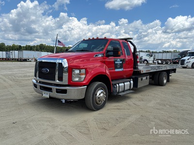 2017 Ford F-650 4x2 Extended Cab شاحنة سحب مسطحة