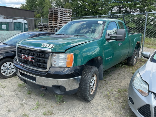 2013 GMC Sierra 2500HD 4x4 Pickup 2013 GMC Sierra 2500HD 4x4 Pickup