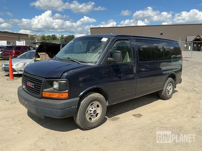 2016 GMC Savana LS 2500 Passenger Van