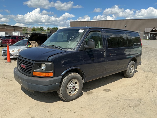 2016 GMC Savana LS 2500 Passenger Van