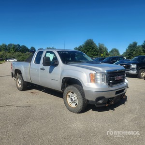 2012 GMC Sierra 2500HD 4x4 Snow Plow Truck