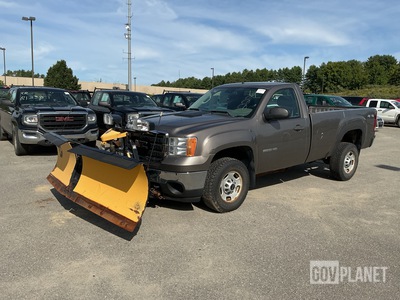 2012 GMC Sierra 2500HD 4x4 Snow Plow Truck