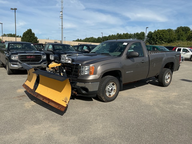 2012 GMC Sierra 2500HD 4x4 Snow Plow Truck