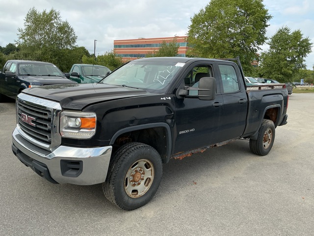 2016 GMC Sierra 2500HD 4x4 Pickup 2016 GMC Sierra 2500HD 4x4 Pickup