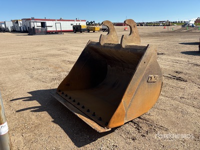CWS 66 in Q/C Cleanup Excavator Bucket - Fits Volvo 330