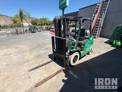 2016 Mitsubishi FG25NLP 4600 lb 4x2 Chariot élévateur tout terrain