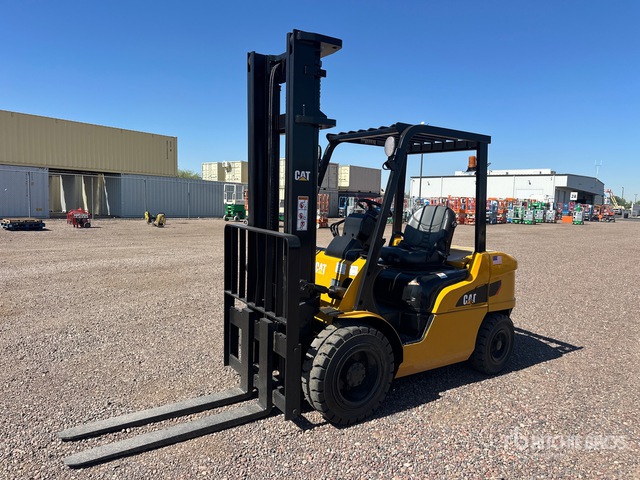 2007 Cat P6000 4700 lb Pneumatic Tire Forklift