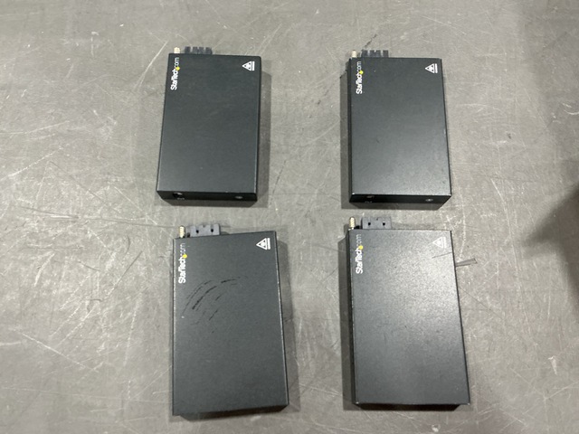(4) StarTech ET90110SC2 Multi-Mode Fiber Media Converters (4) StarTech ET90110SC2 Multi-Mode Fiber Media Converters