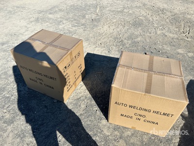 Quantity of (16) 2025 Agriquip GLWH16 Auto Darkening Welding Helmets Varios, herramientas manuales (Unused)