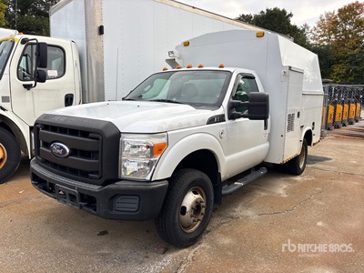 2011 Ford F-350 XL 4x4 Utility Truck (Inoperable)