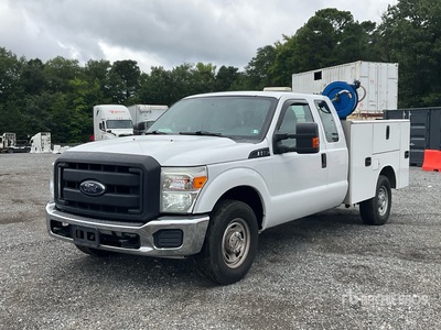 2014 Ford F-350 XL 4x2 Extended Cab Camión Utilitario