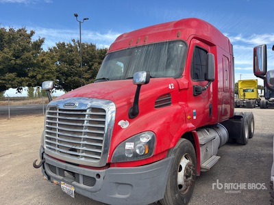 2016 Freightliner Cascadia 113 6x4 3- Achs Sattelzugmaschine mit Schlafkabine