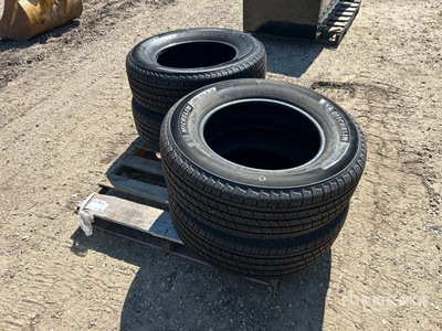 Quantity of (4) Michelin 265/65R18 اطارات المواصلات